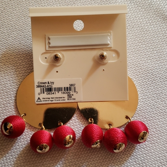 Crown & Ivy Earrings - Picture 2 of 3